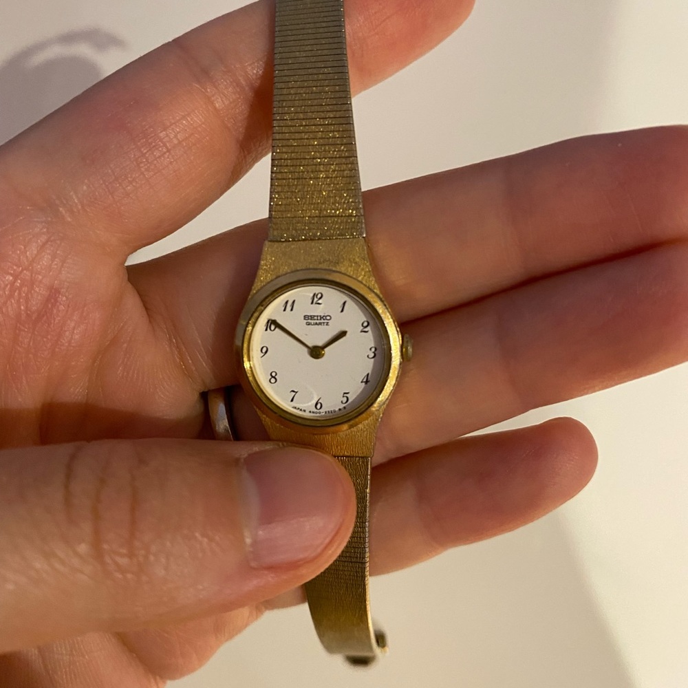 Vintage Seiko thin wrist watch